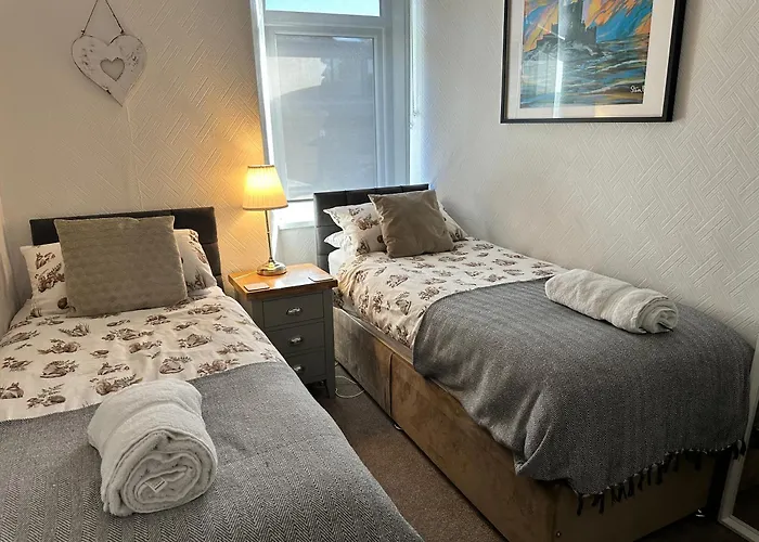 Woodland Cottage - Private Courtyard - Pet Friendly Retreat In The Heart Of Windermere